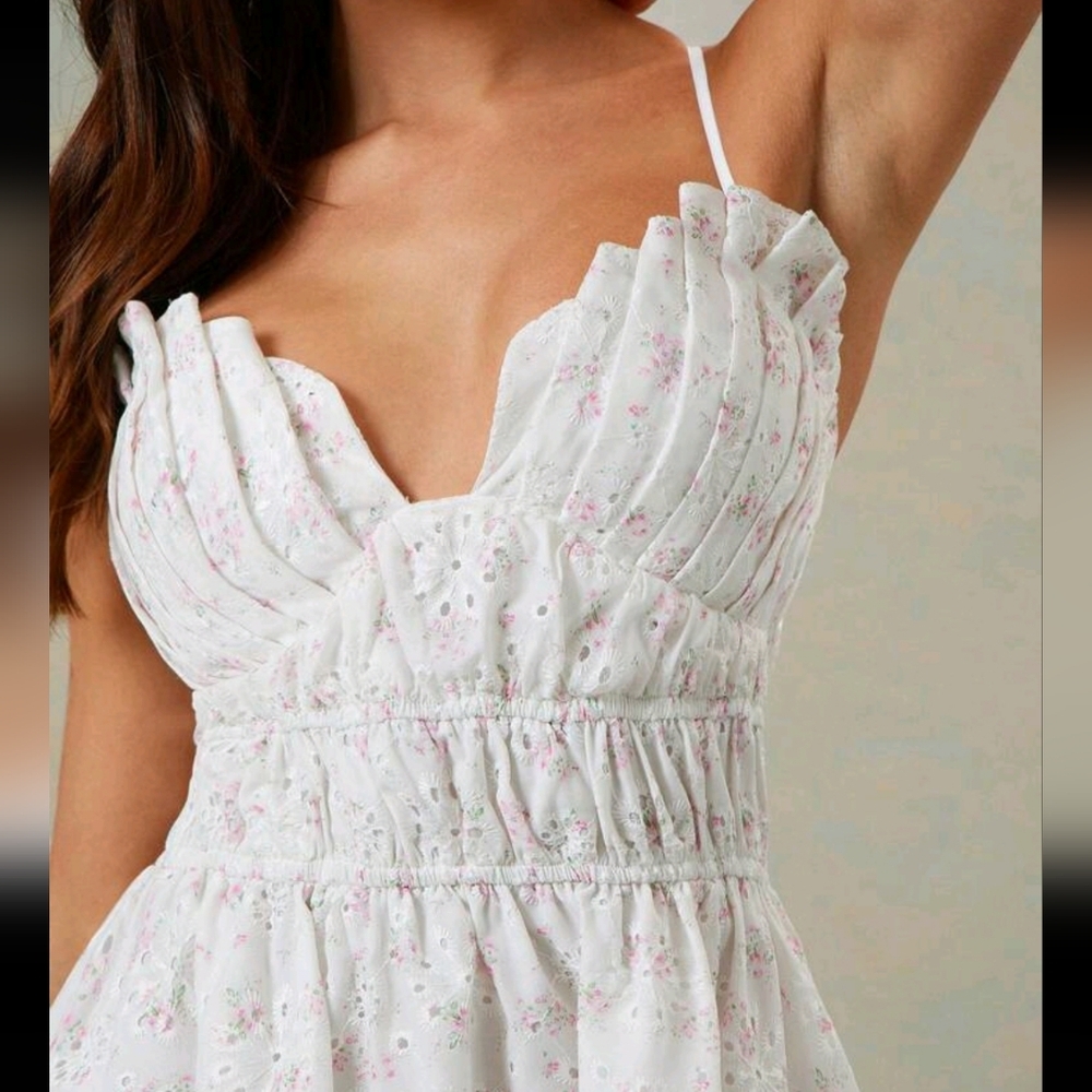 Elegant Floral Eyelet Pleated Bust Detail Sleeveless MSummer Backless Mini Dress - Picture 2 of 4